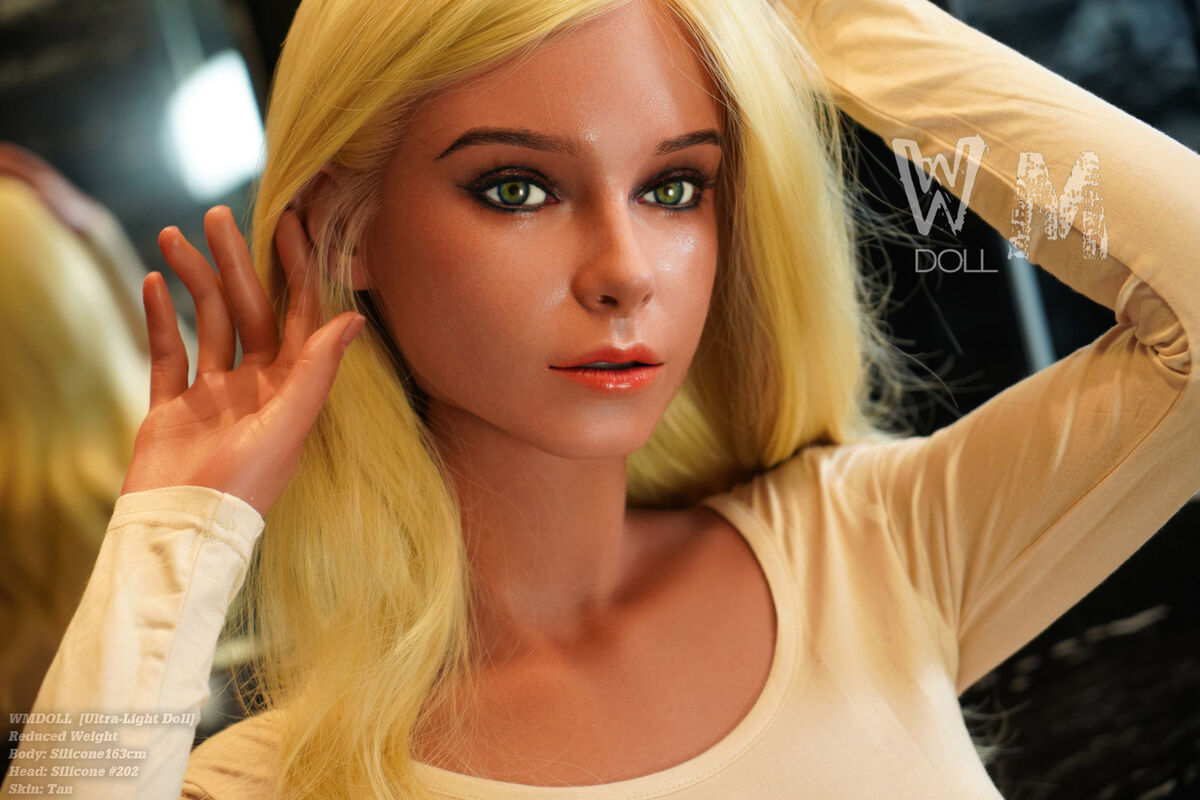 Chloe thumbnail 22